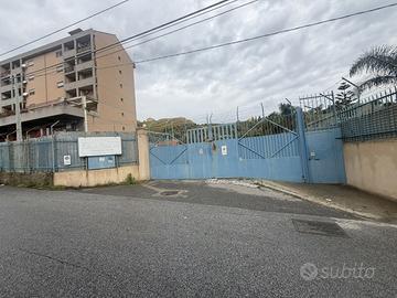 Capannone / Fondo a Messina