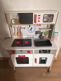 Cucina giocattolo