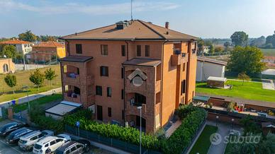 2 LOCALI A PARMA