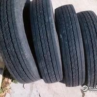 4 gomme usate 275 70 22.5 riken Urban