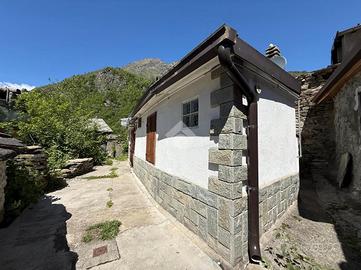 CASA SEMINDIPENDENTE A USSEGLIO