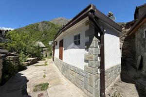 CASA SEMINDIPENDENTE A USSEGLIO