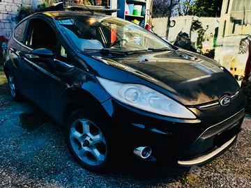 Ford fiesta 3p gpl/gas motore ok100%
