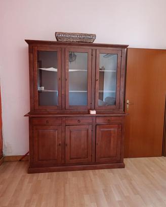 Credenza in legno massello con vetrina