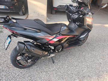 t max