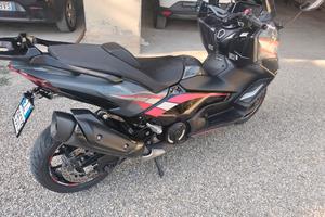 t max