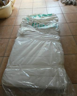culla da viaggio come nuova con borsa e materasso 