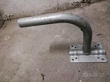 Staffa per la parabola satellitare. 