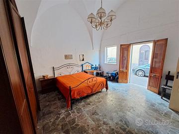 Alezio. Casa indipendente con volte a stella