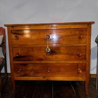 Cassettone lucchese Luigi XVI tardo ‘700 in cilieg