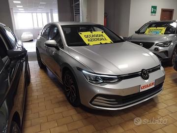 VOLKSWAGEN Golf 1.0 eTSI EVO Life DSG 17" MHEV C