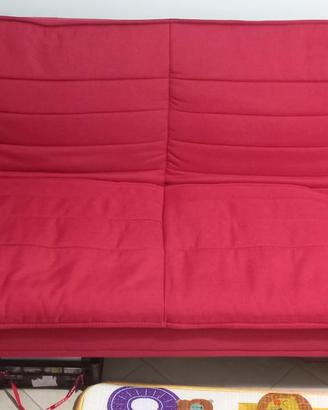 Divano letto rosso clic clac praticamente nuovo