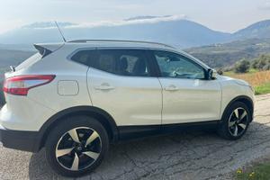 Nissan Qashqai 1.5d 360 autocarro N1