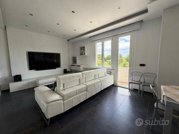 Appartamento di 151 m² con più di 5 locali e box a
