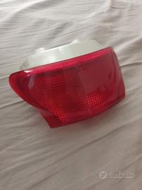 triumph speed triple 955 faro posteriore 