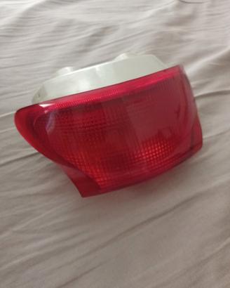 triumph speed triple 955 faro posteriore 