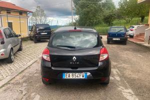 RENAULT Clio 3ª serie - 2010