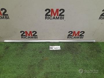 RASCHIAVETRO ANTERIORE SX CON MODANATURA CROMATA J