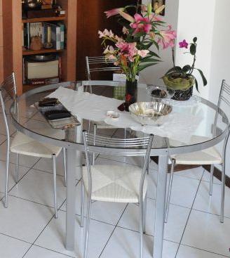 Tavolo Design '90 ovale vetro/acciaio