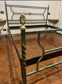 Letto e comodini in ferro battuto