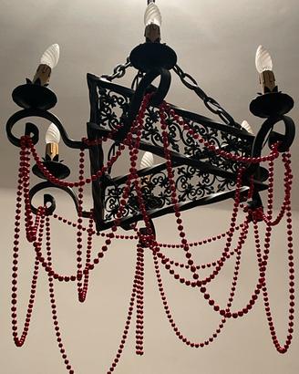 Lampadario Vintage in Ferro Battuto Stile Gotico