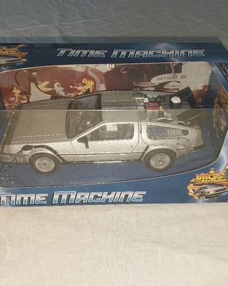 DELORIAN RITORNO AL FUTURO SCALA 1:24 