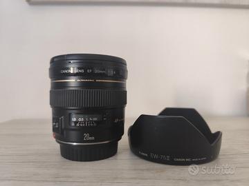 Canon EF 20mm f/2.8 USM con paraluce originale 