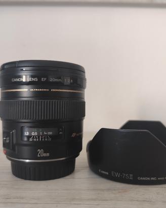Canon EF 20mm f/2.8 USM con paraluce originale 