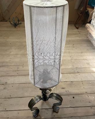 Lampada in ferro battuto fatta a mano