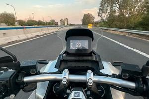 Honda adv 350 ottimeCondizioni gommato e taglianda