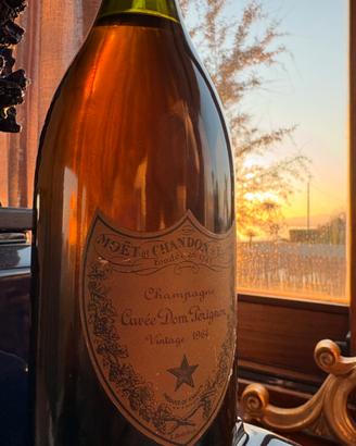 Bottiglia vintage di champagne Dom Perignon