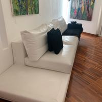 Divano in pelle bianco