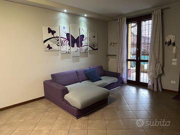 Divano con chaise longue