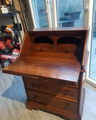 scrittoio arte povera