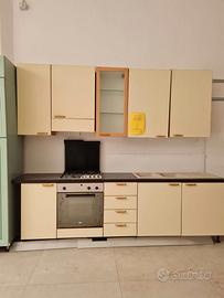 CUCINA COMPONIBILE GIALLO CHIARO