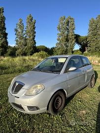 Lancia y