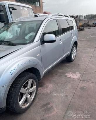 Mitsubishi outlander ricambi