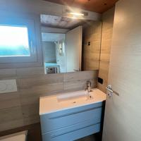 Mobile bagno con specchiera