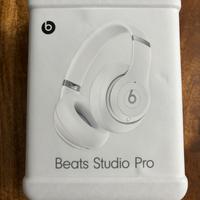 Cuffie Beats Studio Pro bianche