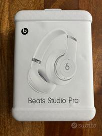 Cuffie Beats Studio Pro bianche