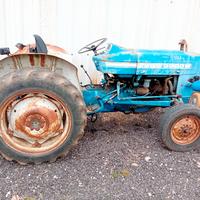 Trattore monotrazione Ford 