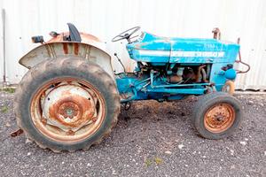 Trattore monotrazione Ford 