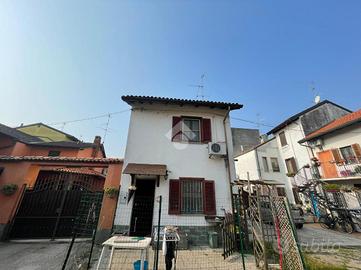 CASA INDIPENDENTE A CASORATE PRIMO