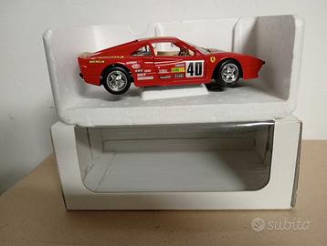 MODELLINO FERRARI GTO 288 n.40 BURAGO SCALA 1/18