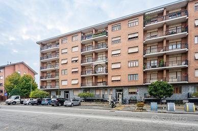 3 LOCALI A VENARIA REALE