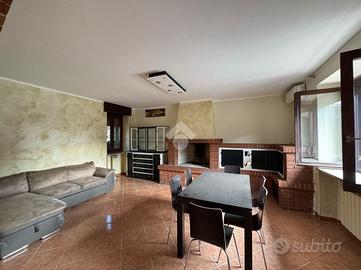 CASA SEMINDIPENDENTE A VAPRIO D'AGOGNA