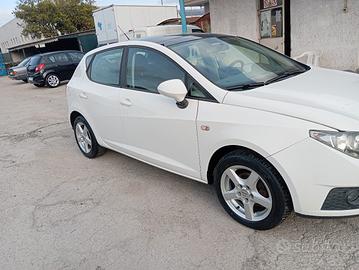 SEAT Ibiza TDI 2800 € 3275522171