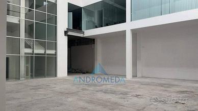 Immobile di 700 m² con 3 locali a Teverola