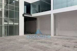 Immobile di 700 m² con 3 locali a Teverola