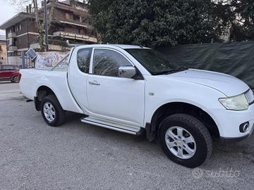 Mitsubishi L200 2.5 DI-D/178CV DC EXTRA CAB 4 POST